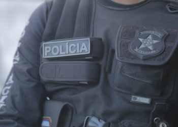 Policial tem arma funcional e cordão de ouro roubados durante assalto em oficina mecânica de Teresina