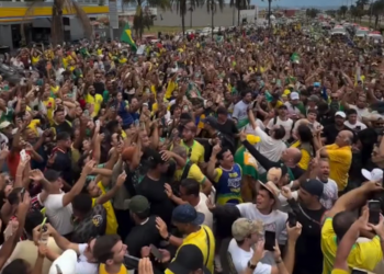 ’Nasci de novo’, conta manifestante atingida por raio em ato no DF