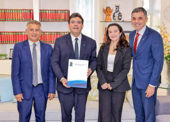 Uespi empossa novos reitor e vice-reitora no dia 20 de janeiro