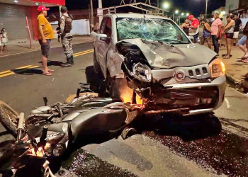 Homem morre no hospital após grave colisão frontal entre carro e moto em Campo Maior, Piauí