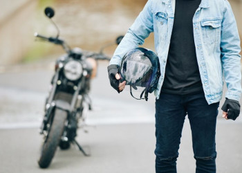 81% dos piauienses levam até meia hora para chegar ao local de trabalho, aponta IBGE; motocicleta é o meio de transporte mais utilizado