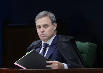 Mendonça diz que não conseguiu acessar dados do celular de Vorcaro e pede ajuda à PF