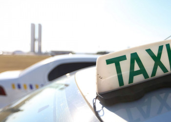 Taxistas passam a ter isenção na verificação de taxímetros; entenda como funciona a medida
