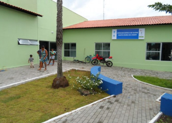 Criança é encaminhada ao Conselho Tutelar após ser abandonada em UBS na zona Norte de Teresina