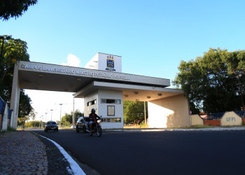 Inscrições para seletivo da UFPI com 16 vagas e salários de até R$ 10,4 mil serão abertas nesta semana