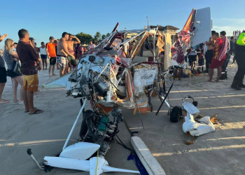 Aeronave ultraleve cai em praia no Ceará; piloto morre