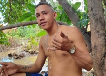 Jovem é assassinado a tiros em bloquinho de Carnaval no interior do Piauí