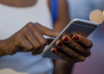 Perfil fake, perseguição e foto de genitália: veja o relato da jornalista vítima de stalking em THE