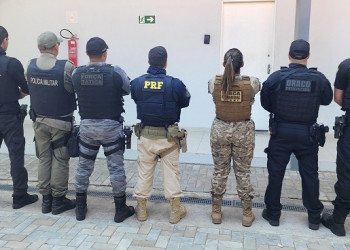 Polícia cumpre mandados contra membros de facção criminosa no litoral do Piauí