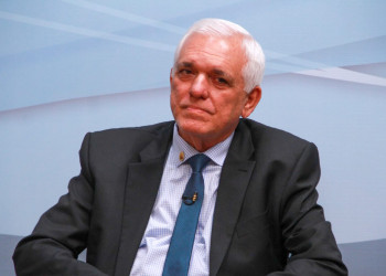 Vice-governador do Piauí passa mal em Esperantina e é transferido para hospital em Teresina