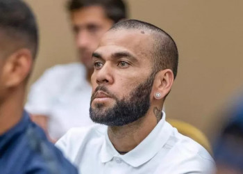 Justiça estipula fiança de R$ 5,4 milhões e concede liberdade provisória a Daniel Alves