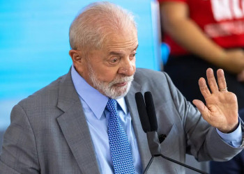 Lula diz que vai viver até os 120 anos para disputar mais 10 eleições “até de bengala”