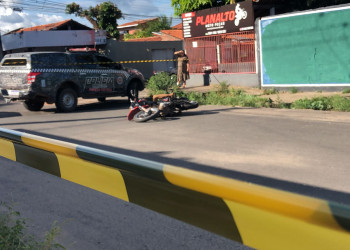 Homem é assassinado a tiros em via pública na zona Leste de Teresina; polícia investiga