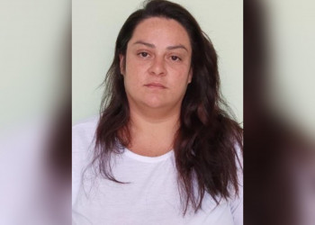 Mulher suspeita de tráfico, homicídio e de participar de facção é presa pela polícia em Teresina