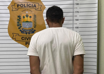 Homem que vendia drogas em ponto comercial com a esposa é preso pela polícia no Piauí