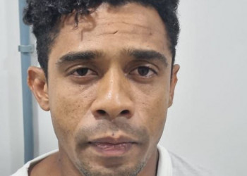 Homem que estava foragido por assassinar vizinho a facadas é preso pela polícia no Piauí