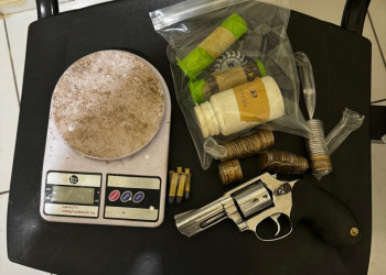 “Operação Nazária Segura” prende suspeito de tráfico e aprende drogas, armas e dinheiro