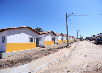 Prefeito de Teresina entrega a segunda etapa de 38 casas do Residencial Leonel Brizola