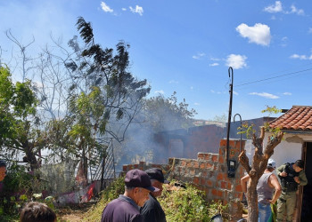Mulher morre carbonizada dentro de residência no interior do Piauí