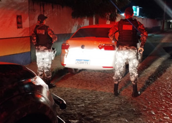 Após denúncia, Polícia Militar localiza veículo usado por criminosos para praticar roubos em Teresina