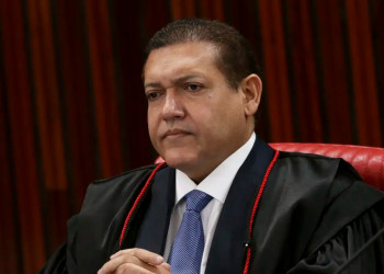 Nunes Marques pede parecer da AGU e PGR sobre suspensão do X