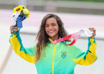 Com virada no fim, Rayssa Leal é bicampeã mundial de skate street