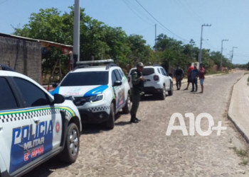 Homem é morto com tiro na cabeça na porta de casa no litoral do Piauí; pelo menos quatro suspeitos estão envolvidos no crime