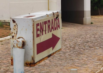 Homem é encontrado morto dentro de quarto de motel no interior do Piauí; polícia investiga