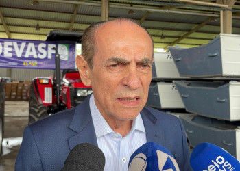 PEC do fim da reeleição é um grande prêmio aos senadores, de acordo com o relatório apresentado pelo senador Marcelo Castro