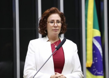 Ministro Flávio Dino vota pela cassação da deputada Carla Zambelli