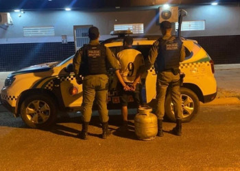 Homem invade casa do próprio pai e rouba botijão no Piauí; vítima ainda chegou a ser ameaçada com faca
