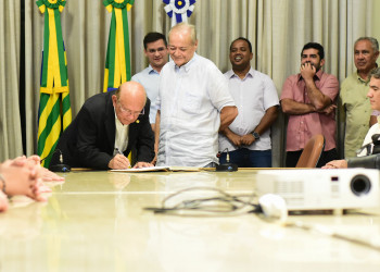Prefeito Silvio Mendes dá posse ao novo presidente da ARSETE