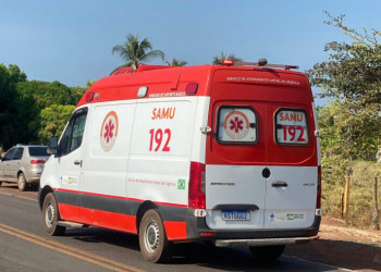 Idoso tem fratura na perna após ser atropelado por moto no interior do Piauí; bicicleta partiu ao meio