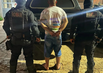 Embriagado, motorista perde controle de carro, bate contra moto da Rocam, tenta fugir, mas é preso no Piauí