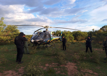 Helicóptero da PM é enviado para reforçar buscas por homem que matou grávida e crianças em Paquetá do Piauí