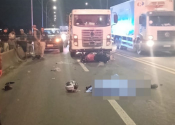 Motociclista morre após grave acidente envolvendo caminhão em Teresina