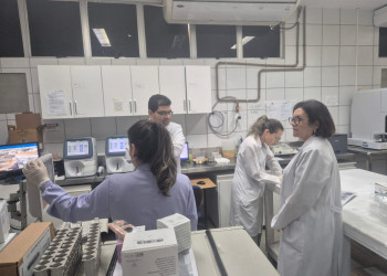Laboratório do Hospital de Urgência de Teresina diminui prazo de entrega de exames