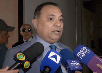 Diante de pressão sobre chapinha, Evaldo Gomes adota lei do silêncio