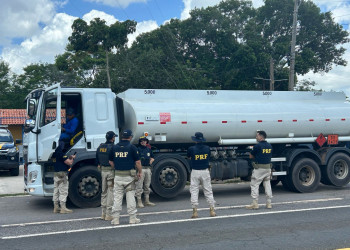 PRF faz mais de 60 autuações por irregularidades no transporte de produtos perigosos no Piauí