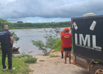 Corpo de idoso é encontrado boiando às margens de rio no litoral do Piauí