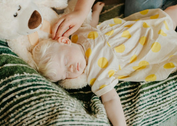Viralizou: mulheres adultas estão tratando bebês reborn como filhos de verdade