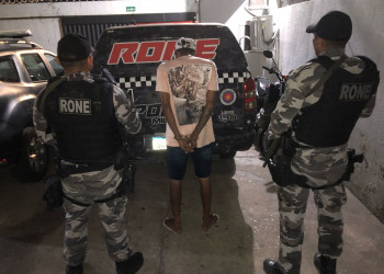 Foragido da Justiça é preso bebendo na porta de casa na zona Norte de Teresina