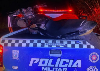Motocicleta roubada é abandonada com bilhete no Piauí: 