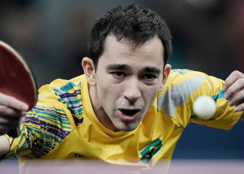 Hugo Calderano vence chinês e se torna campeão mundial de Tênis de Mesa