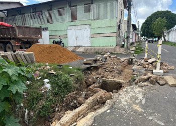 SDU faz obra emergencial após formação de cratera na zona Sul de Teresina