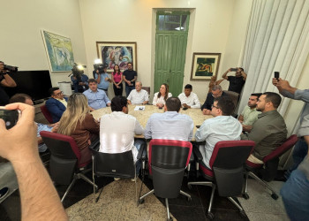 Prefeito Silvio Mendes se reúne com vereadores para tratar da situação financeira de Teresina