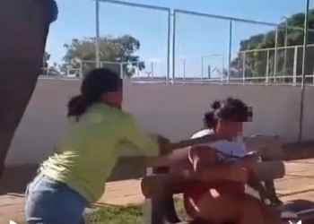 Mulher é presa após agredir outra com pedaço de madeira no interior do Piauí; VÍDEO!