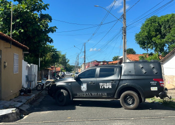 PM é contido após suposto surto psicótico por não encontrar arma dentro de casa em Timon; entenda