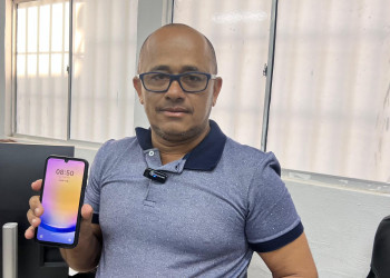 Secretaria de Segurança entrega mais de 140 celulares recuperados em Teresina e Parnaíba