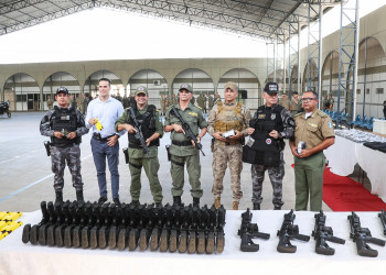 PM entrega novos equipamentos e novos fuzis para unidades de Teresina e região metropolitana